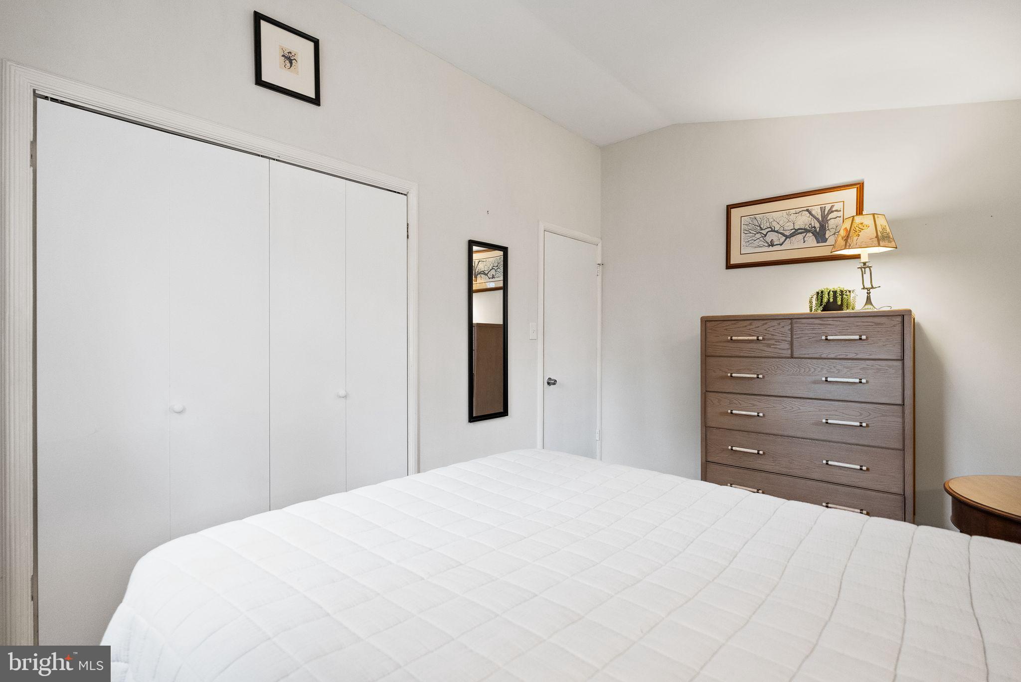 RAYMONDALE - Residential