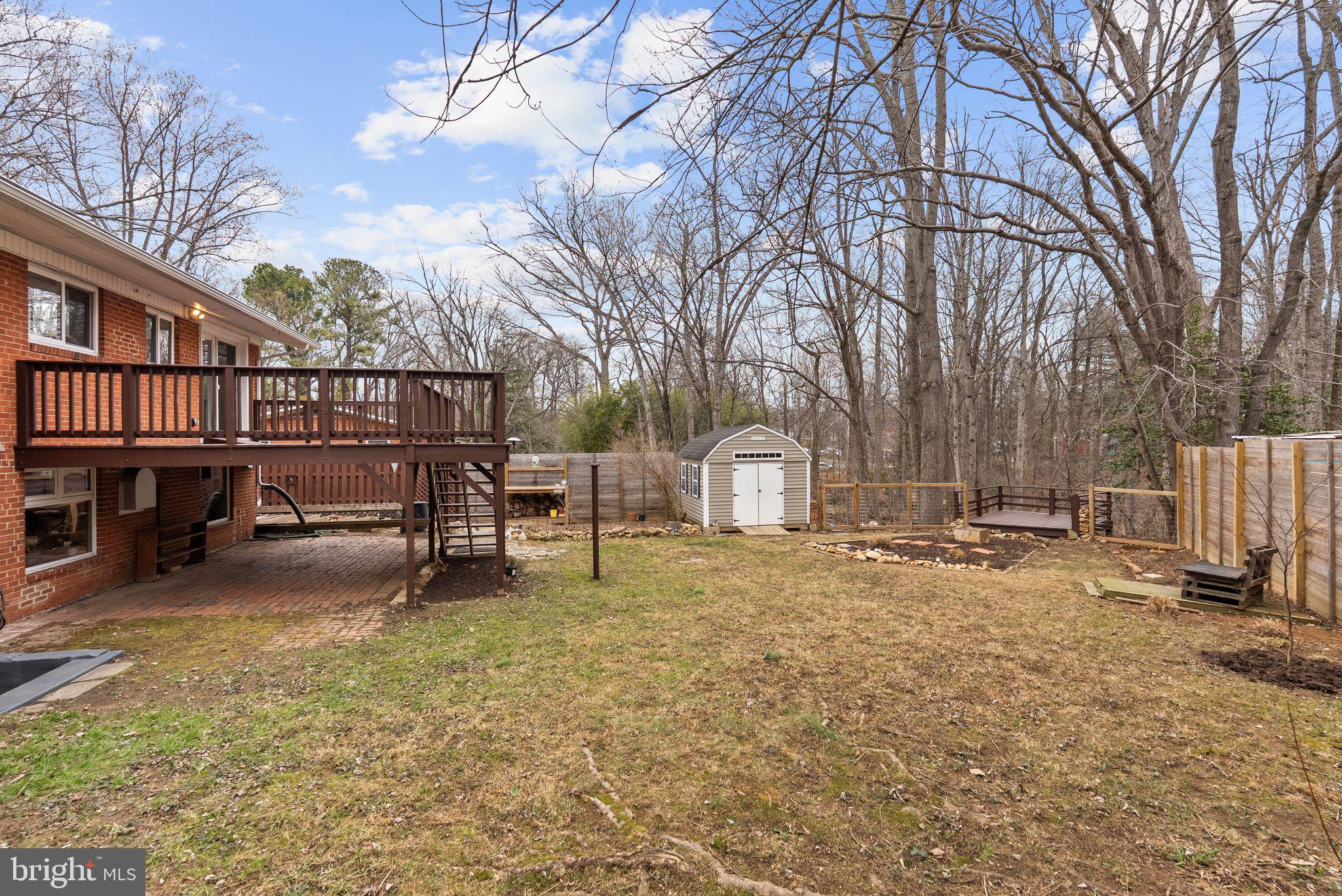 RAYMONDALE - Residential