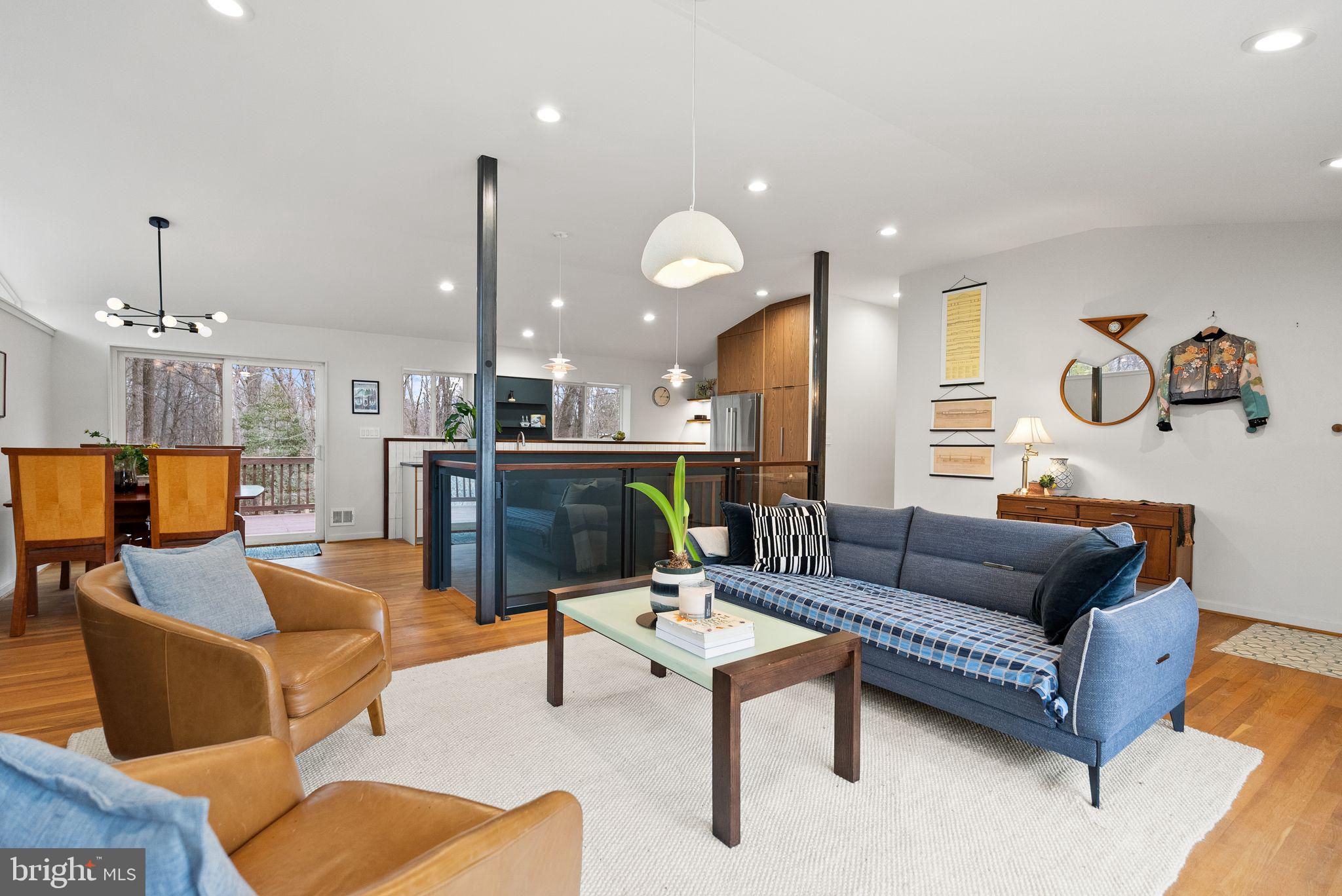 RAYMONDALE - Residential