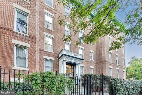 Photo of 52 Quincy Place NW #304, WASHINGTON, DC 20001 (MLS # DCDC2225268)