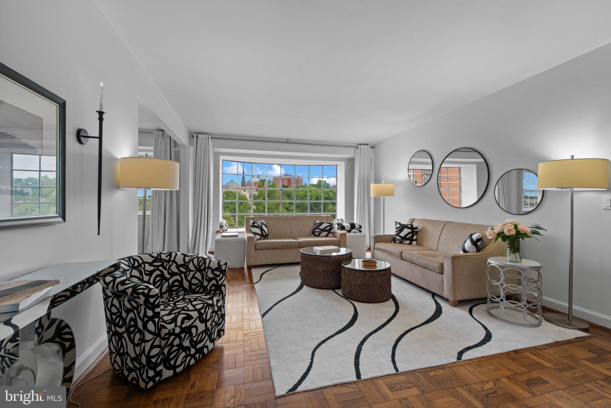 3601 GREENWAY 806