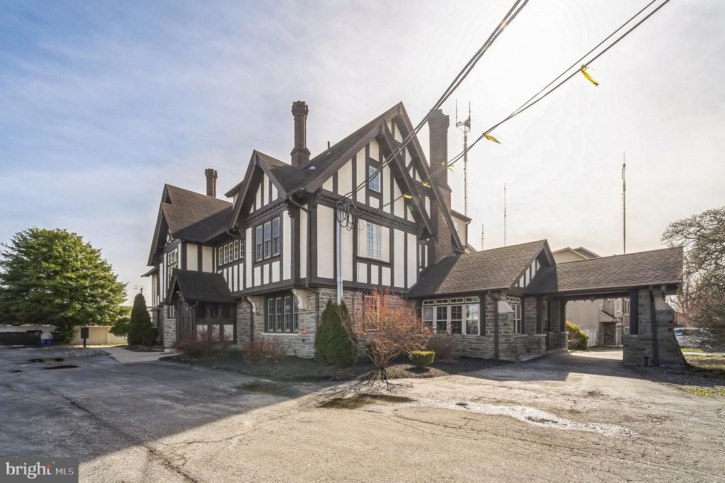 Photo of 7220 Ridge Avenue #C, PHILADELPHIA, PA 19128 (MLS # PAPH2541172)
