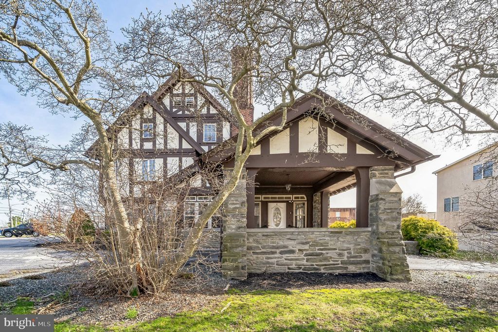 Photo of 7220 Ridge Avenue #C, PHILADELPHIA, PA 19128 (MLS # PAPH2541172)