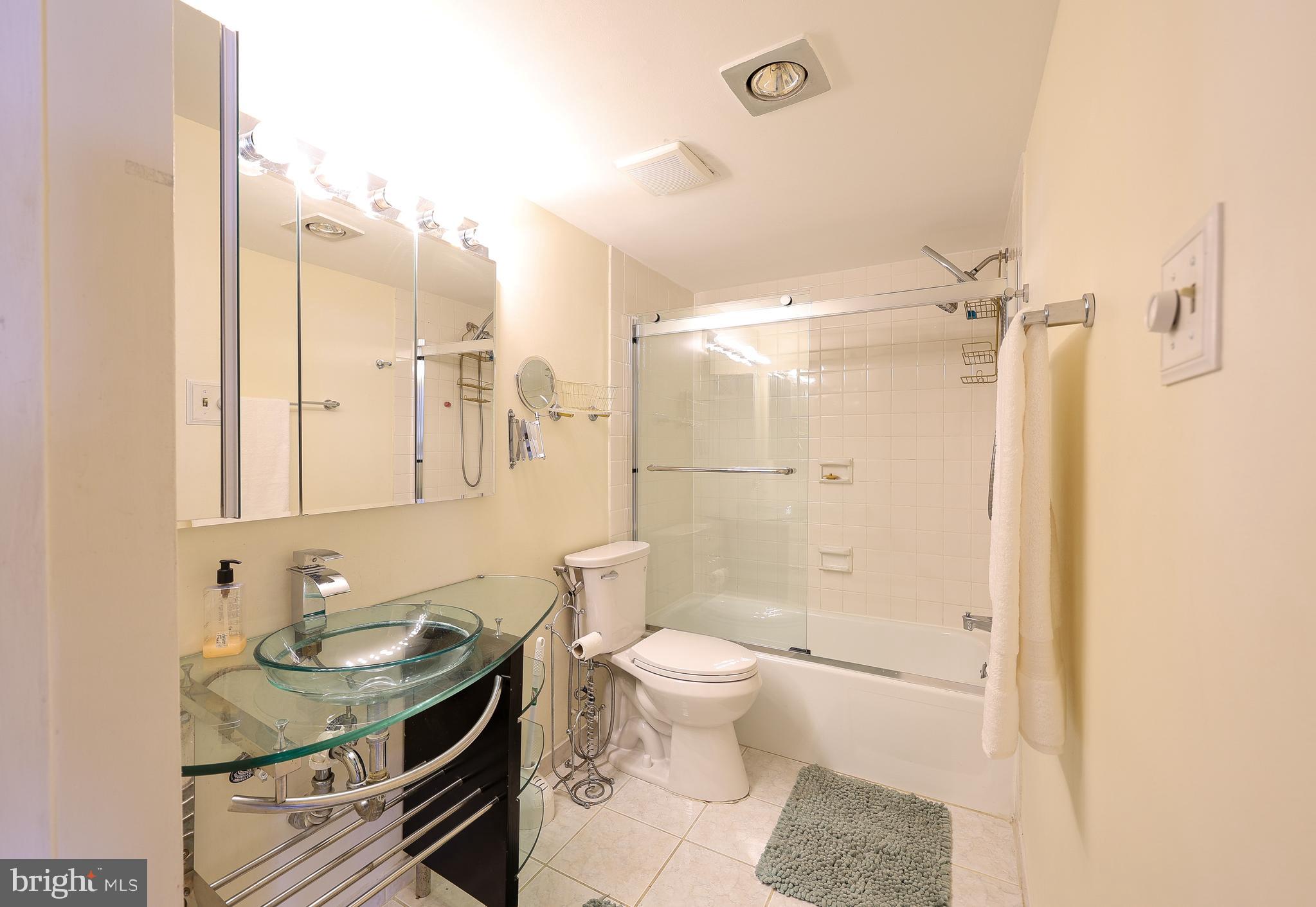 REGENCY AT MCLEAN - Residential Lease