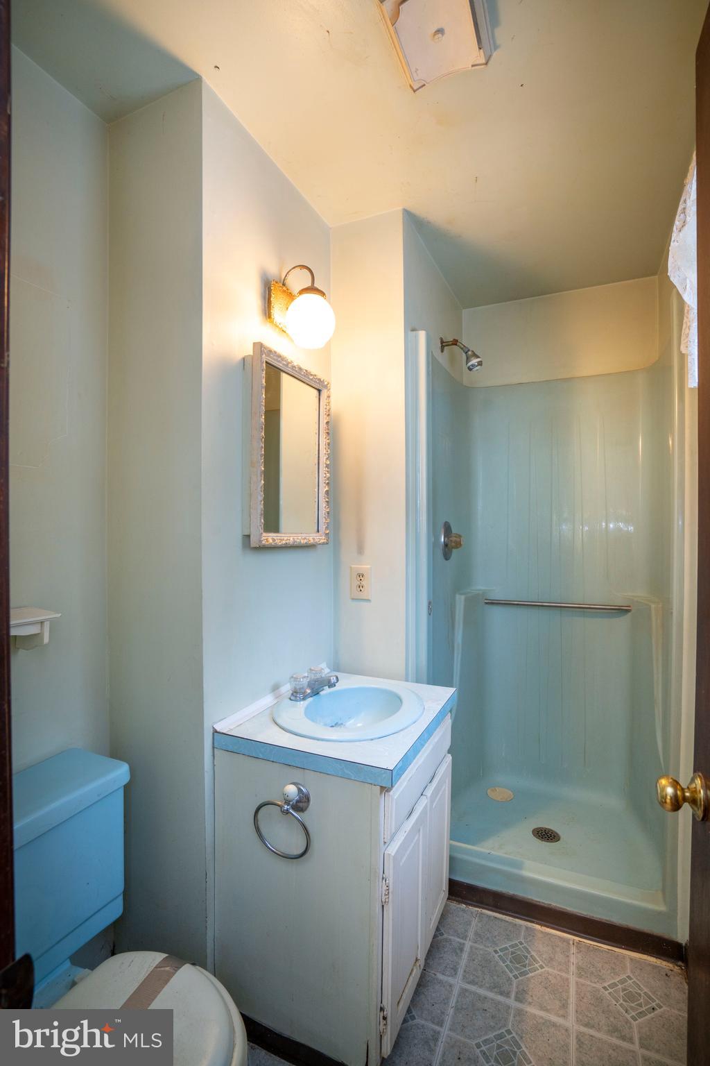 SHADOW OAKS - Residential