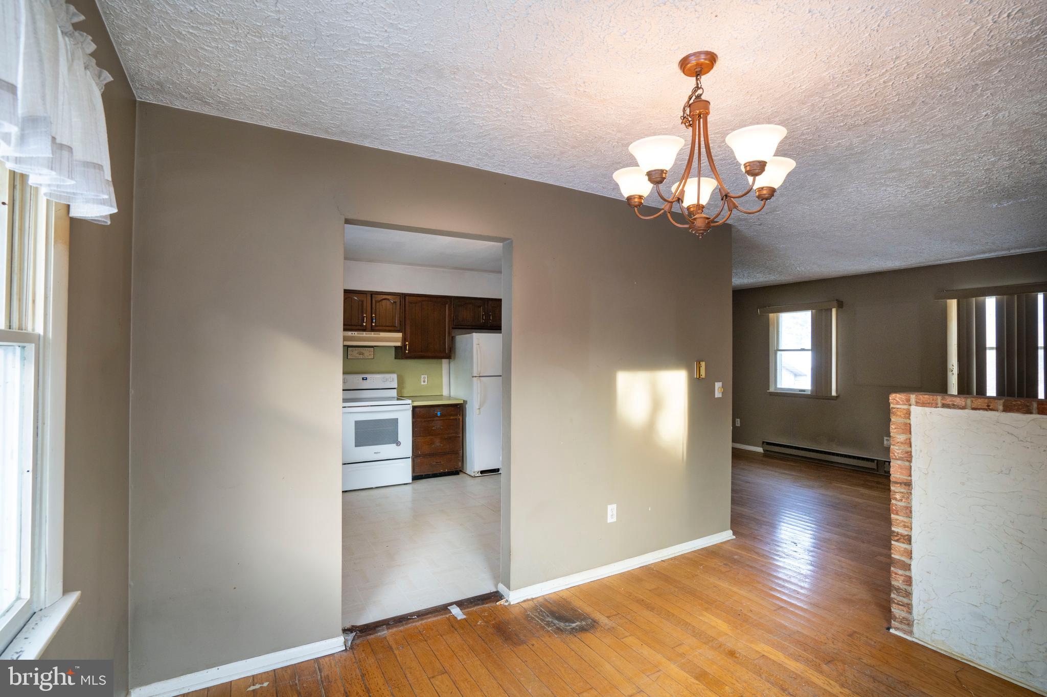 SHADOW OAKS - Residential