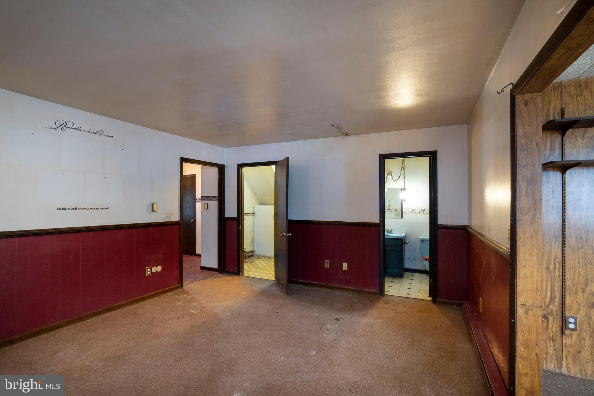 SHADOW OAKS - Residential