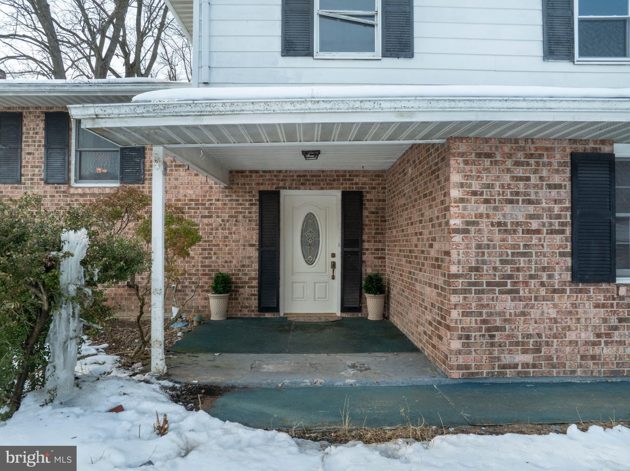 SHADOW OAKS - Residential