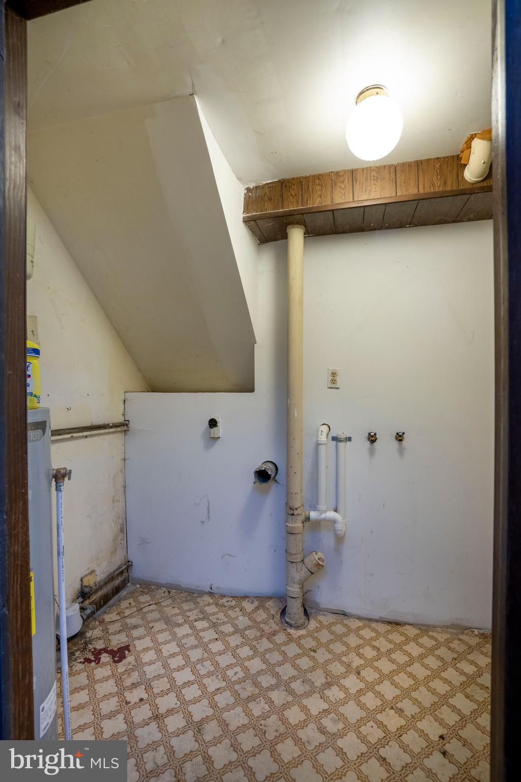 SHADOW OAKS - Residential