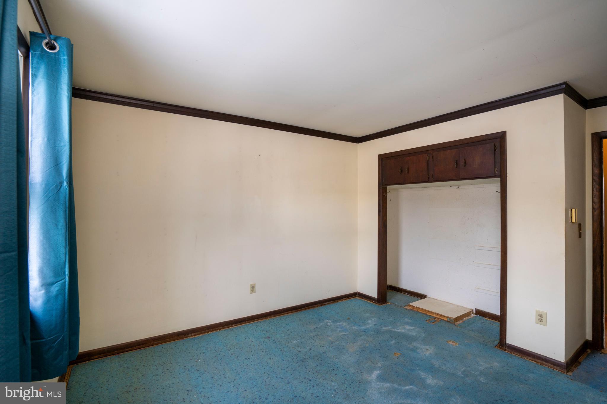 SHADOW OAKS - Residential