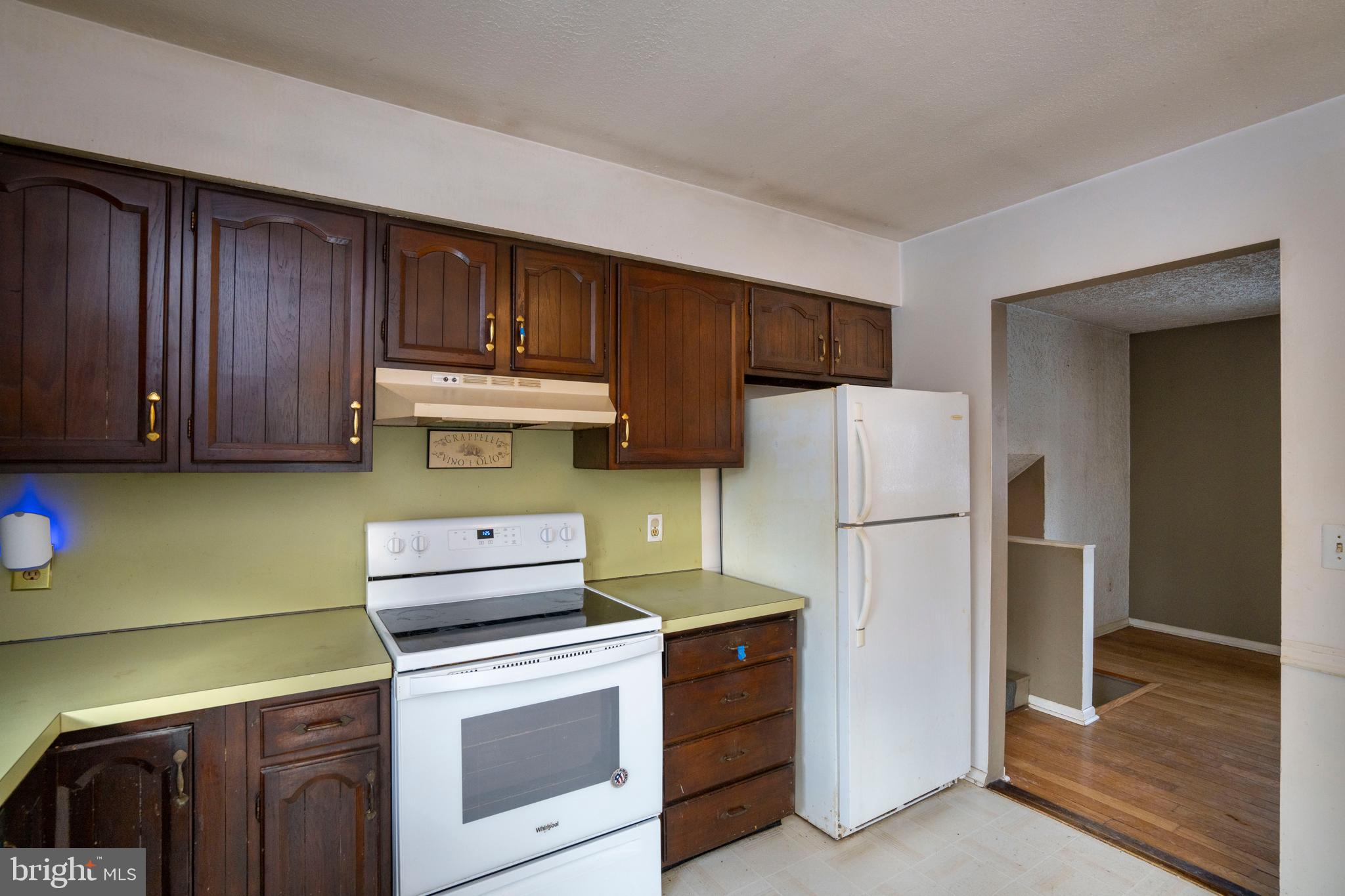 SHADOW OAKS - Residential