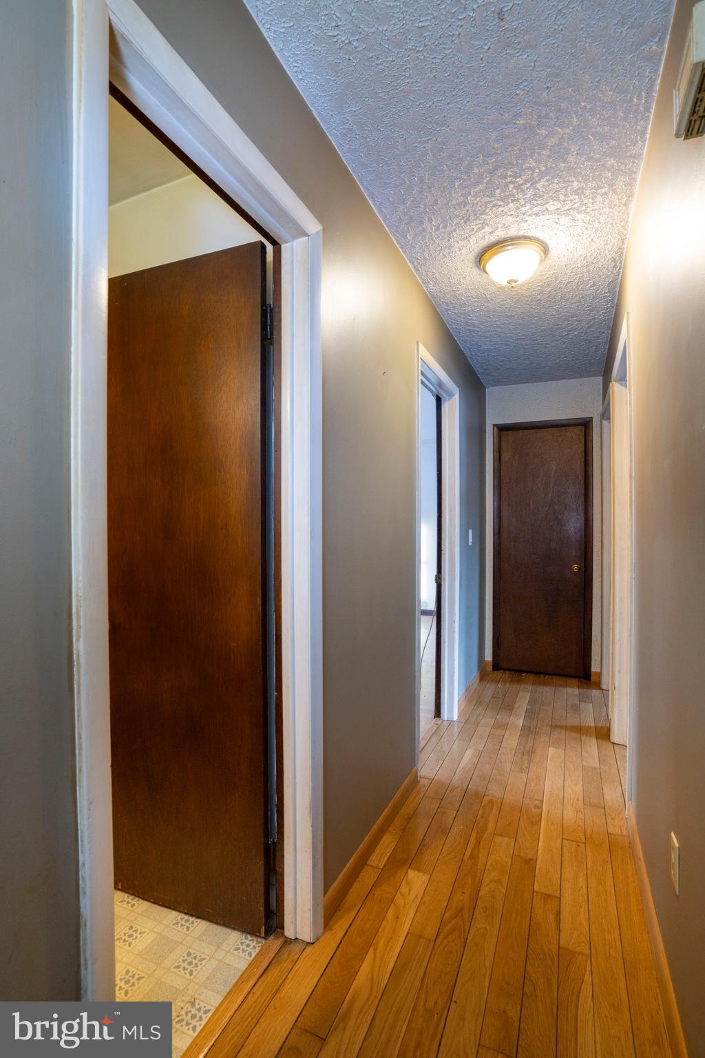 SHADOW OAKS - Residential