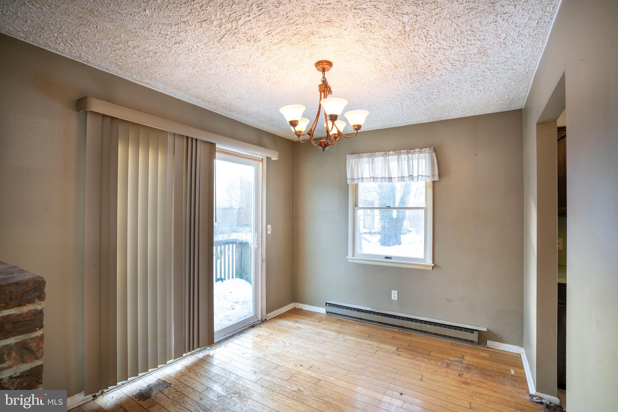 SHADOW OAKS - Residential