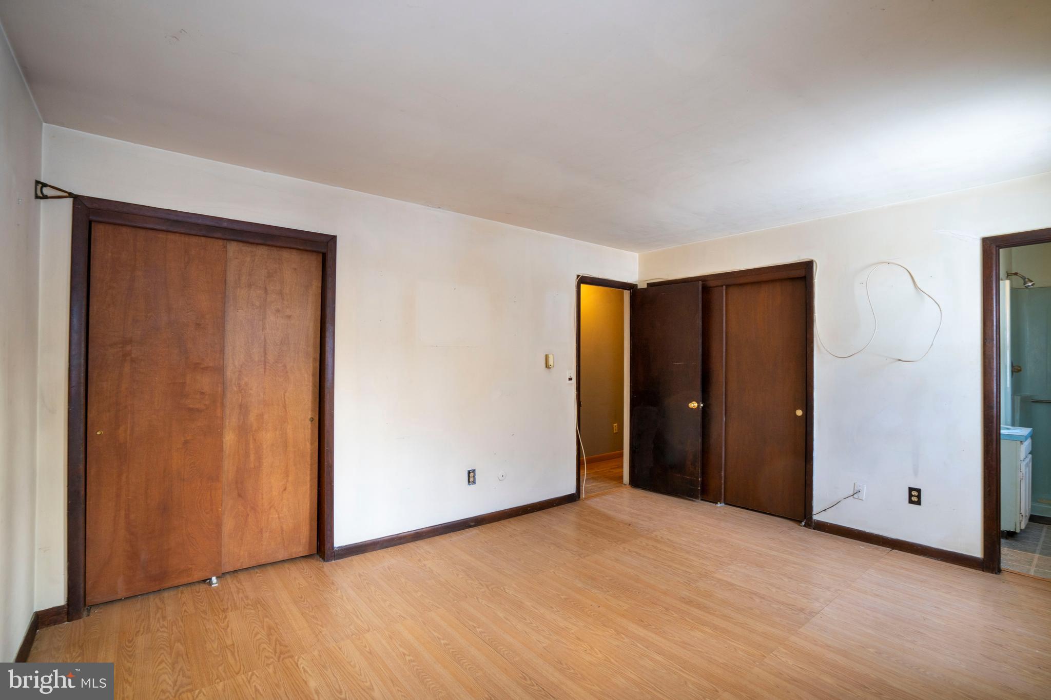 SHADOW OAKS - Residential