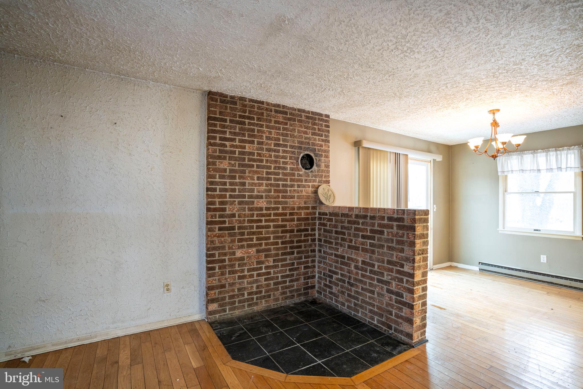 SHADOW OAKS - Residential