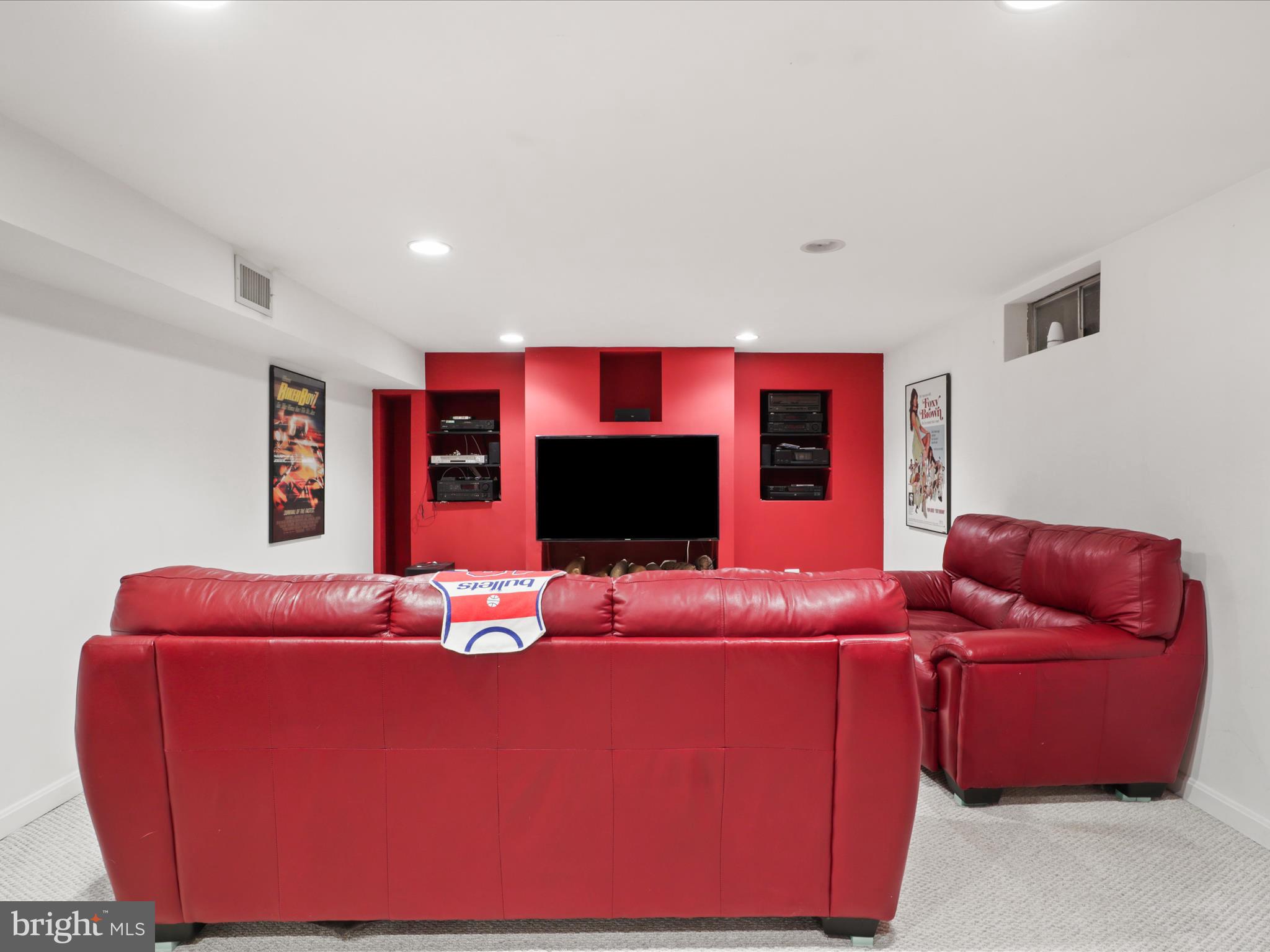 WELLINGTON/CLOVERHILL - Residential