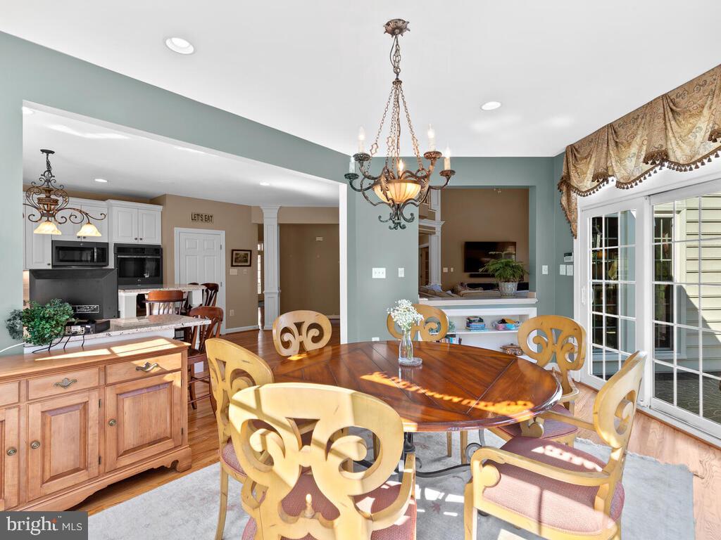 MANOR OAKS - Residential