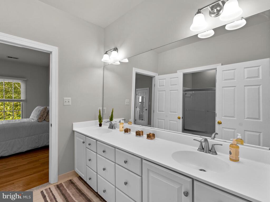 MANOR OAKS - Residential