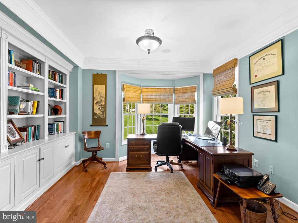 MANOR OAKS - Residential