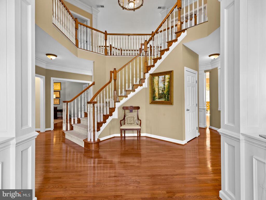 MANOR OAKS - Residential