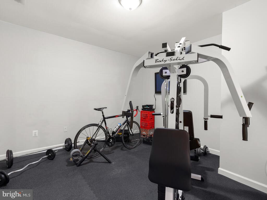 MANOR OAKS - Residential