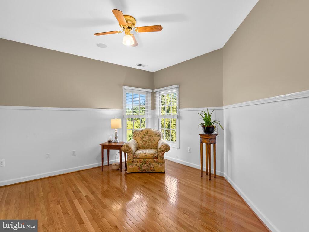 MANOR OAKS - Residential