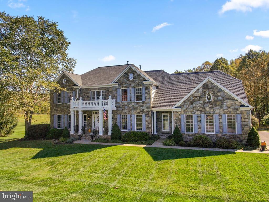 MANOR OAKS - Residential