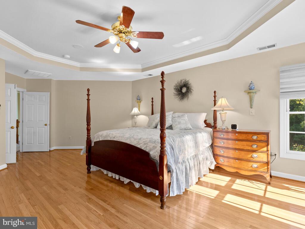 MANOR OAKS - Residential