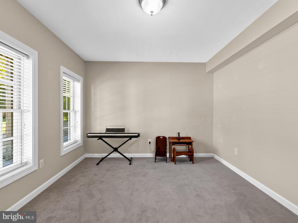 MANOR OAKS - Residential