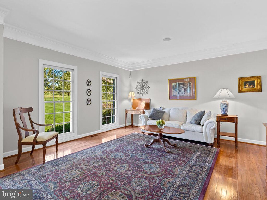 MANOR OAKS - Residential