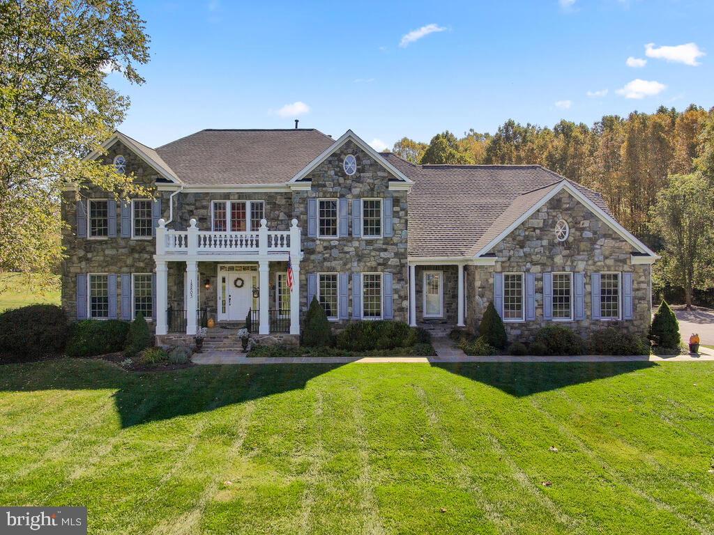 MANOR OAKS - Residential