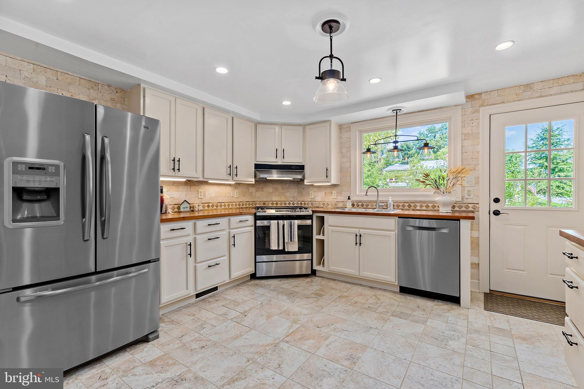 TOWN OF HAMILTON - Residential