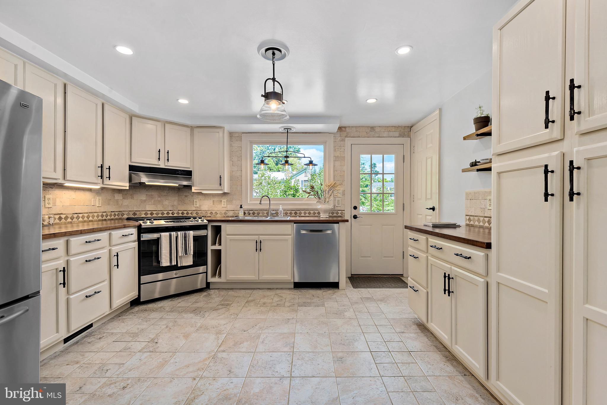 TOWN OF HAMILTON - Residential