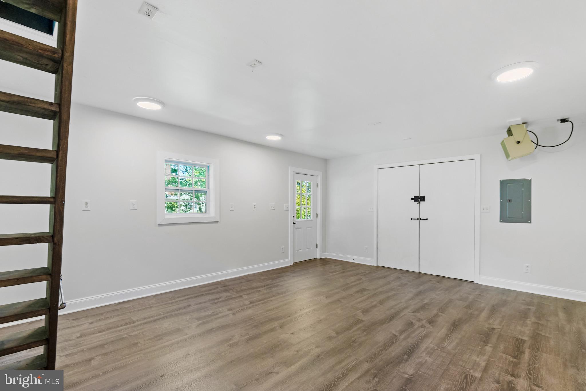 TOWN OF HAMILTON - Residential