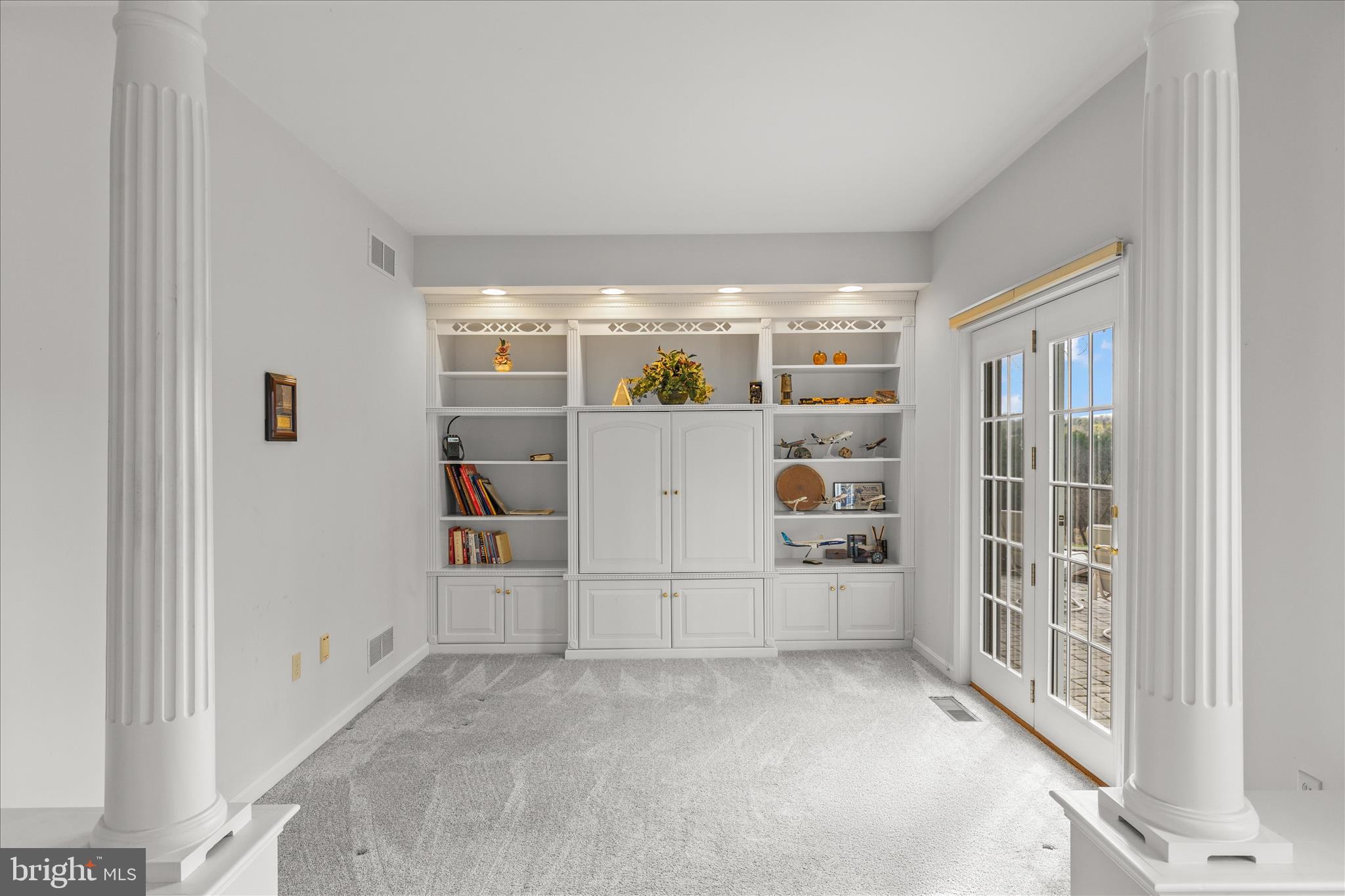 PIGEON HILLS - Residential