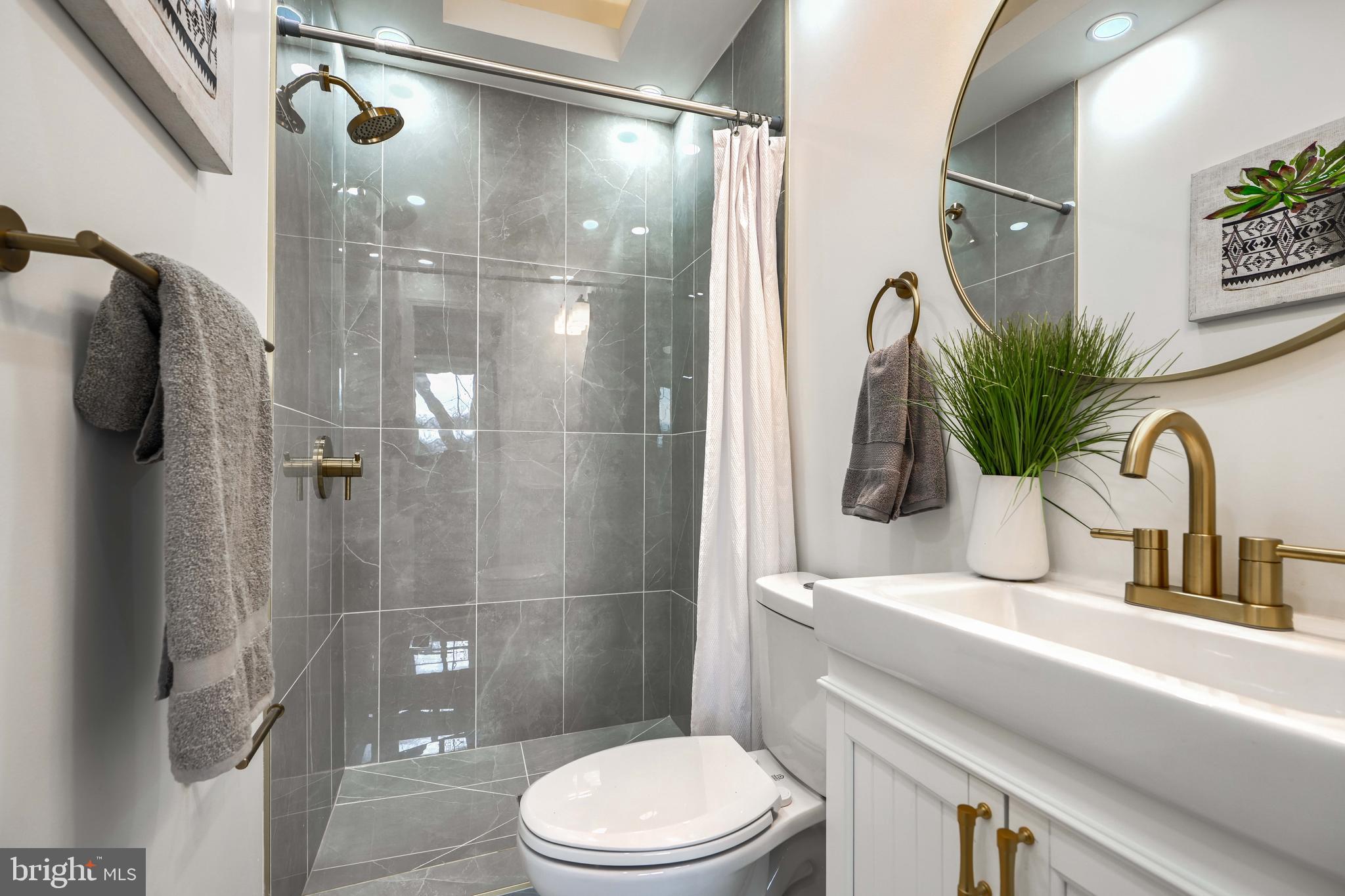 HAMPDEN HISTORIC DISTRICT - Residential