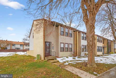 Condo For Sale - 525 Fairfield Road<br/> HIGHTSTOWN, NJ 08520