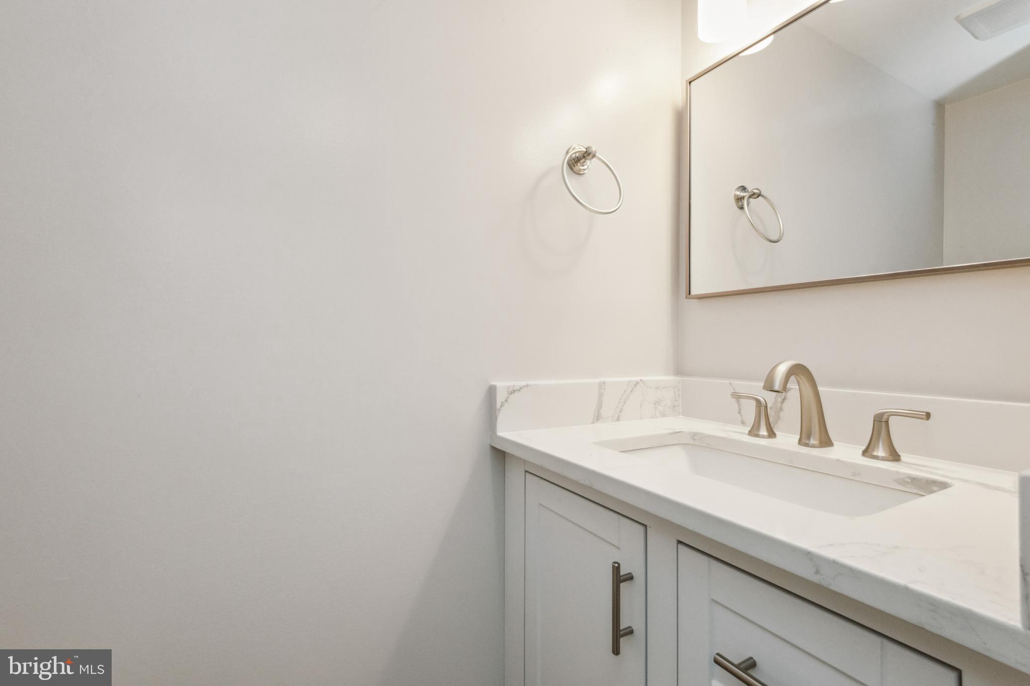 WESTBURY - Residential