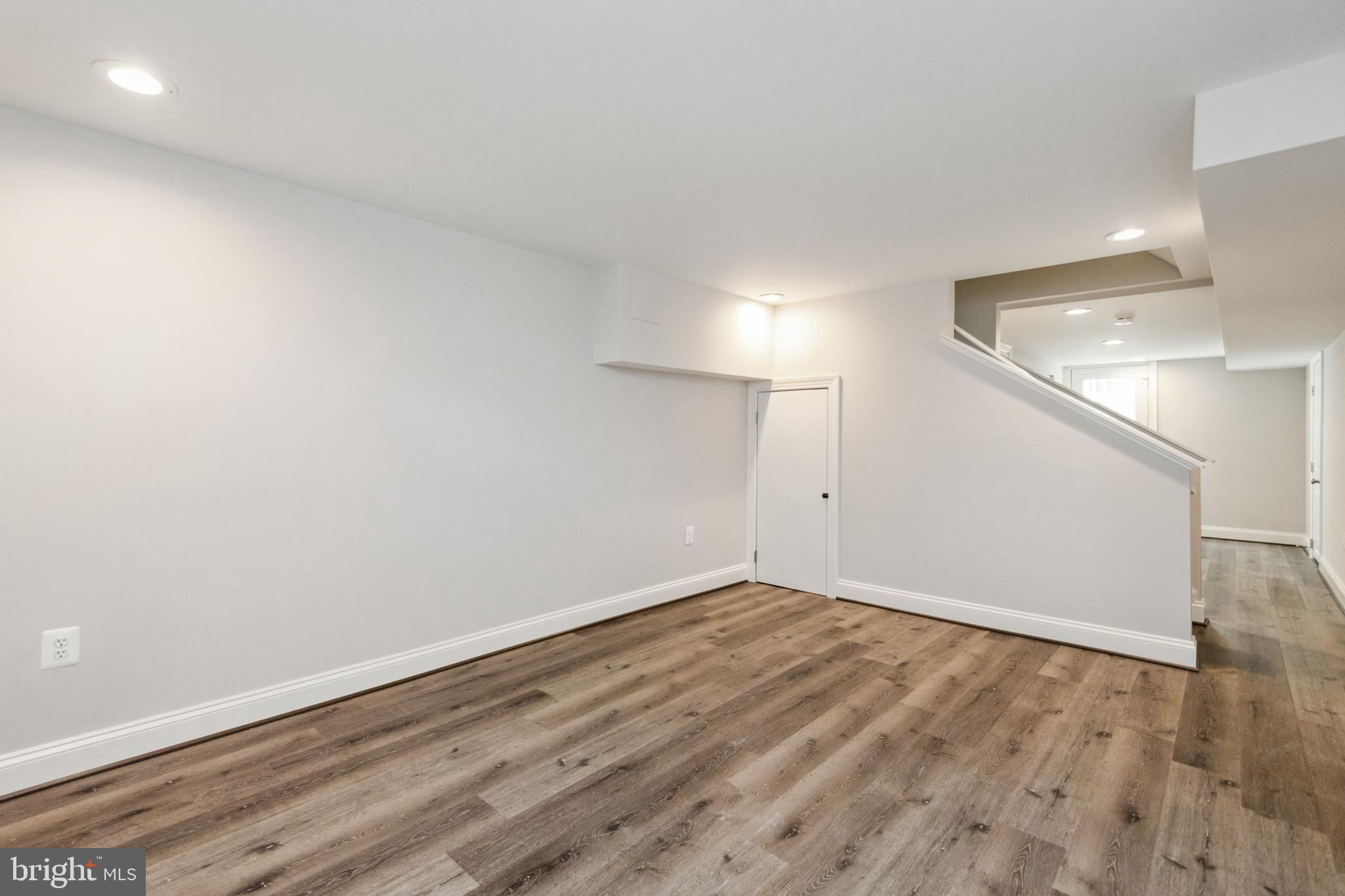 WESTBURY - Residential