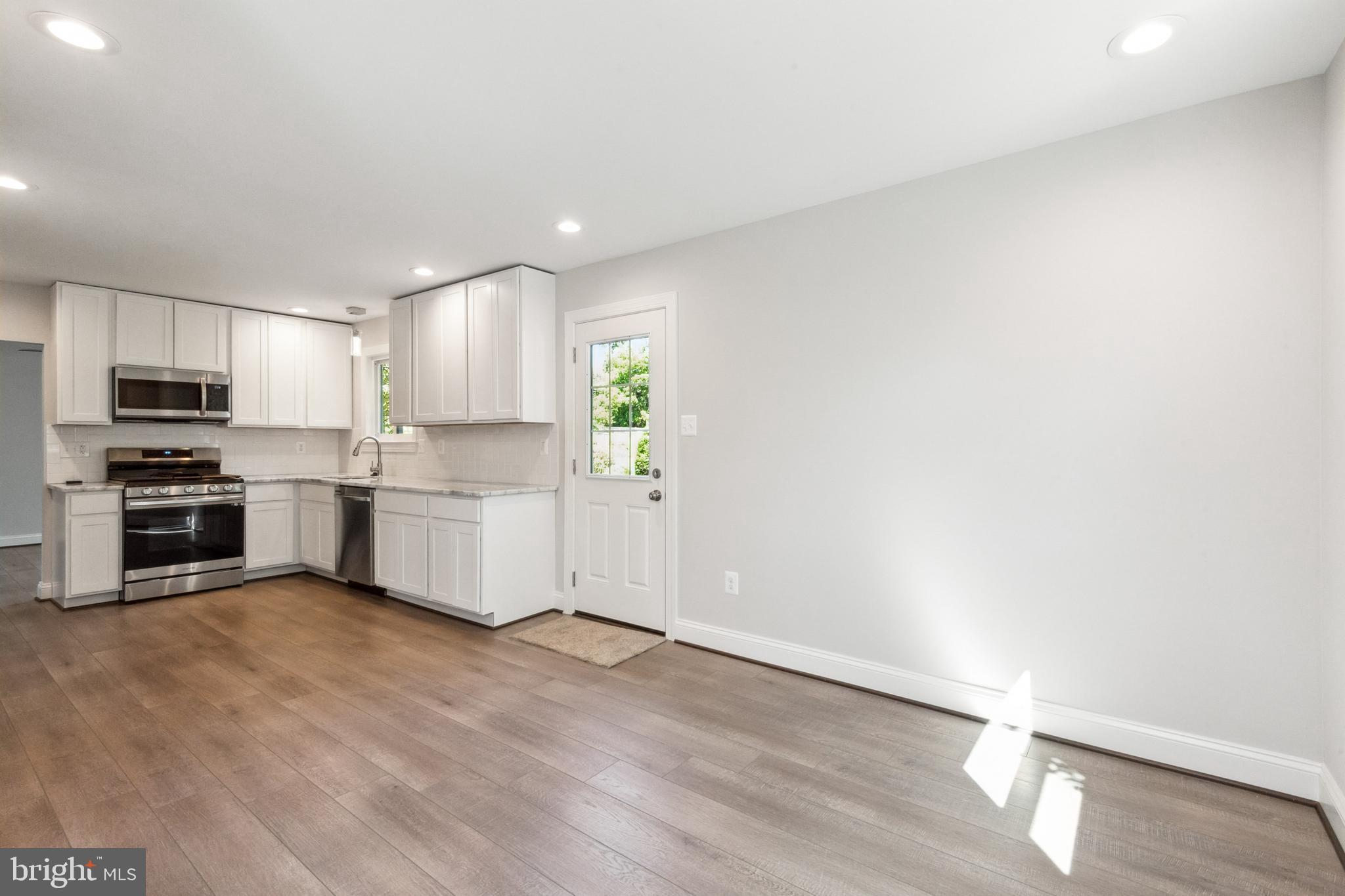 WESTBURY - Residential