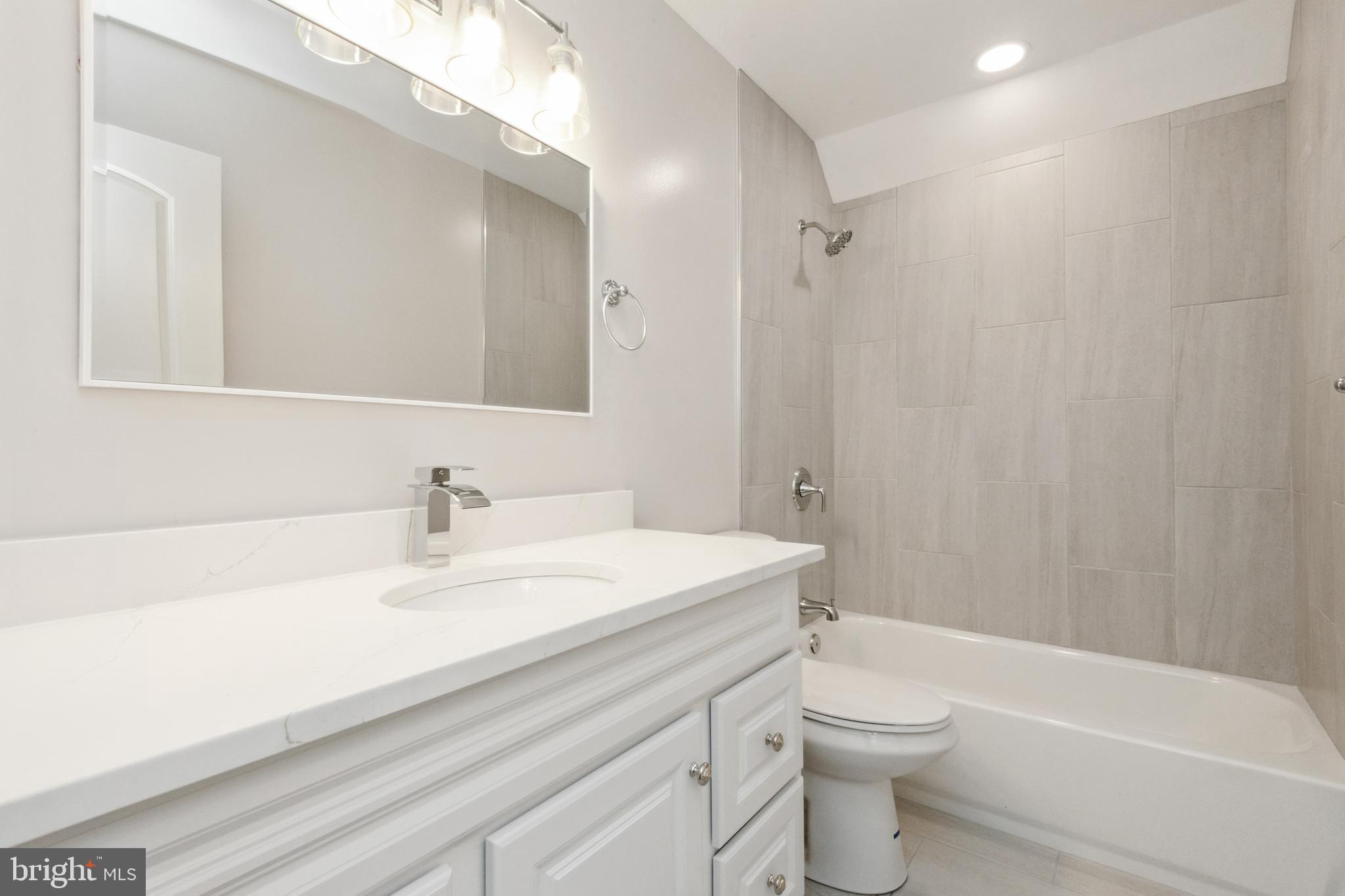 WESTBURY - Residential