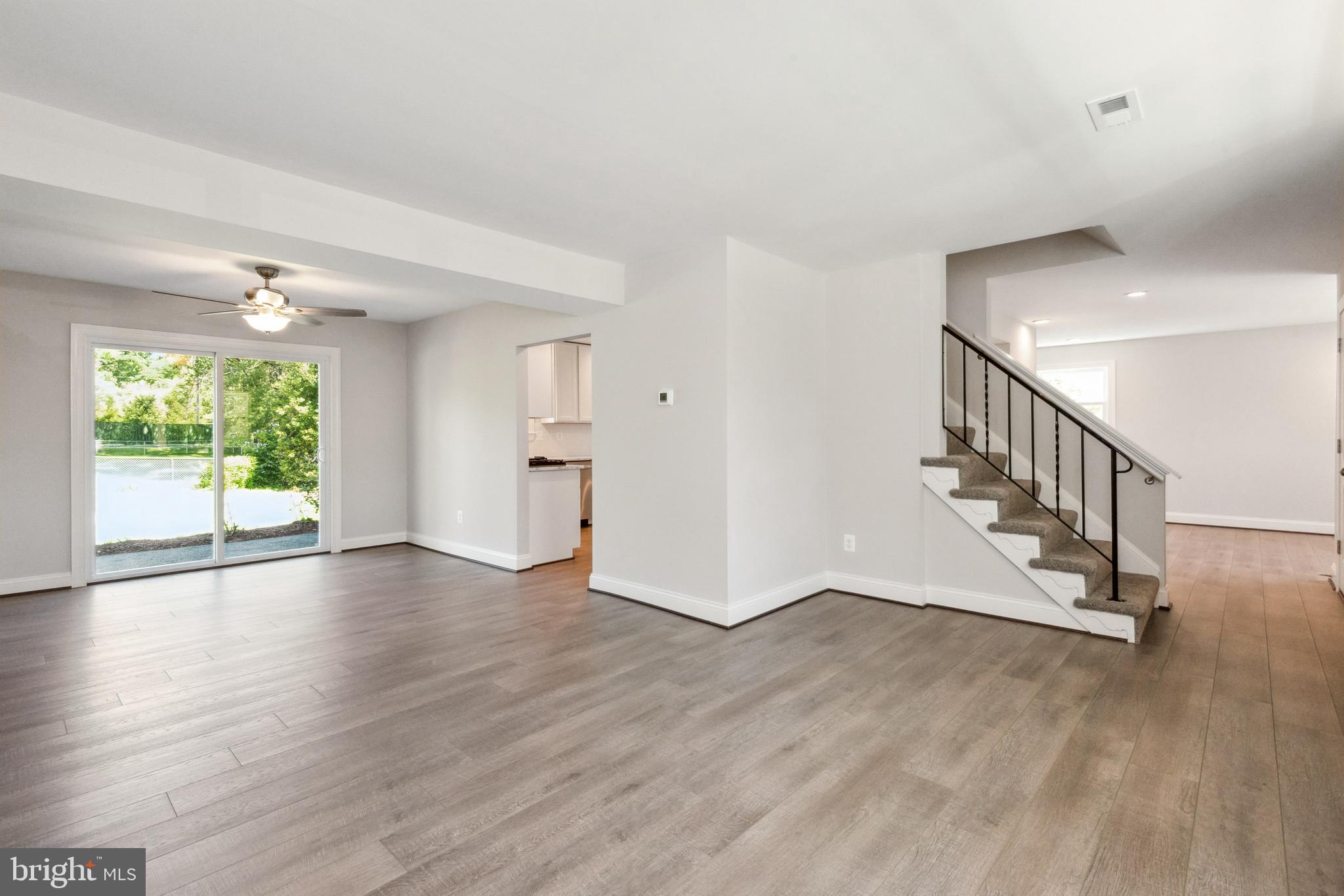 WESTBURY - Residential