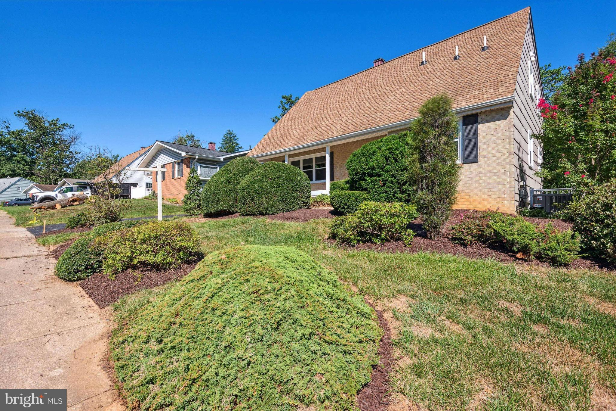 WESTBURY - Residential