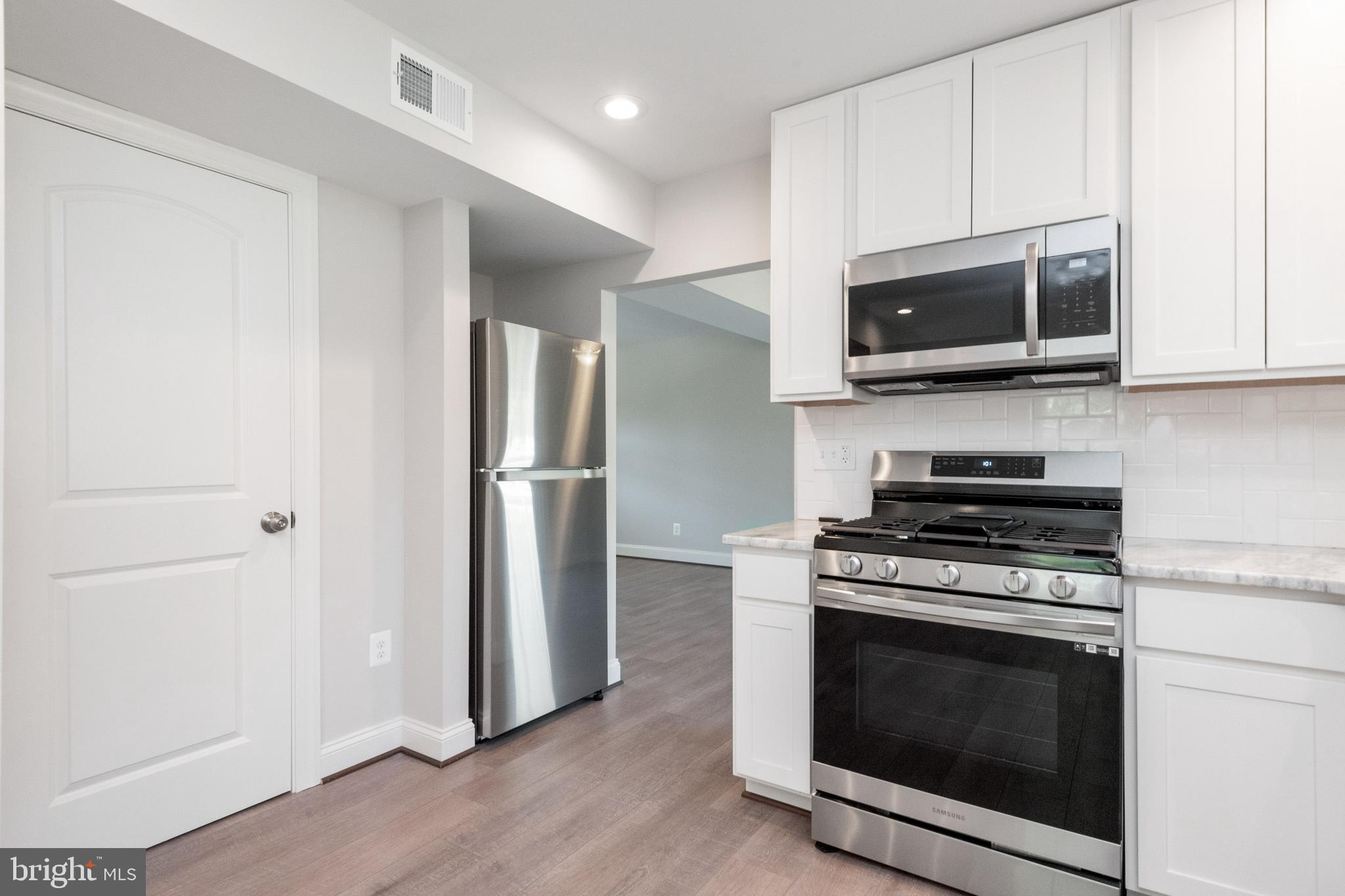 WESTBURY - Residential