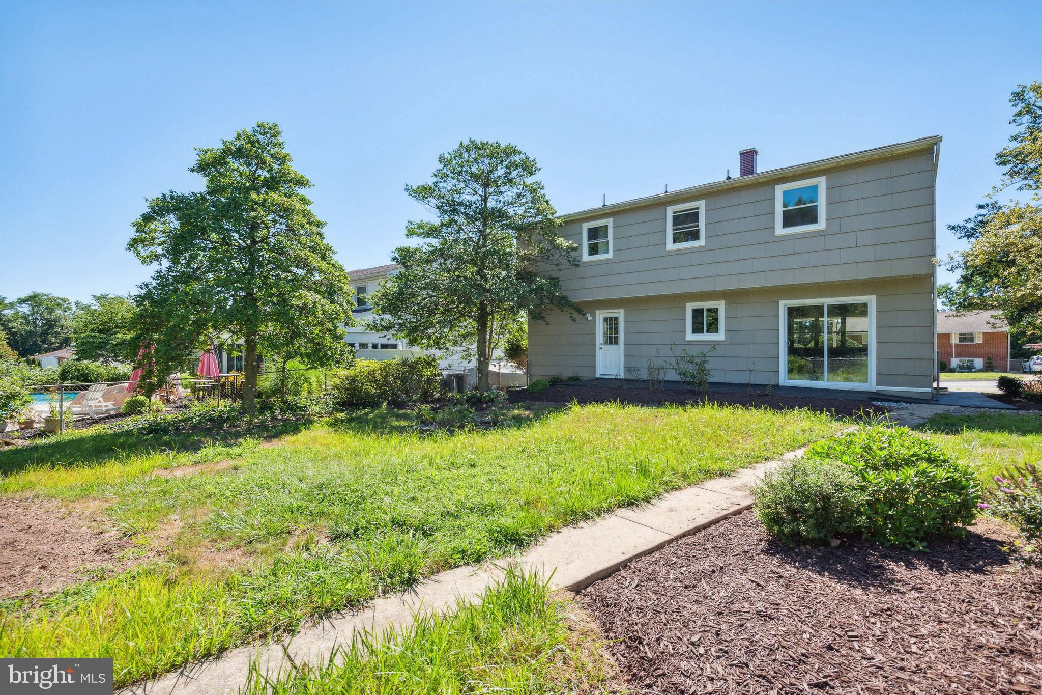 WESTBURY - Residential