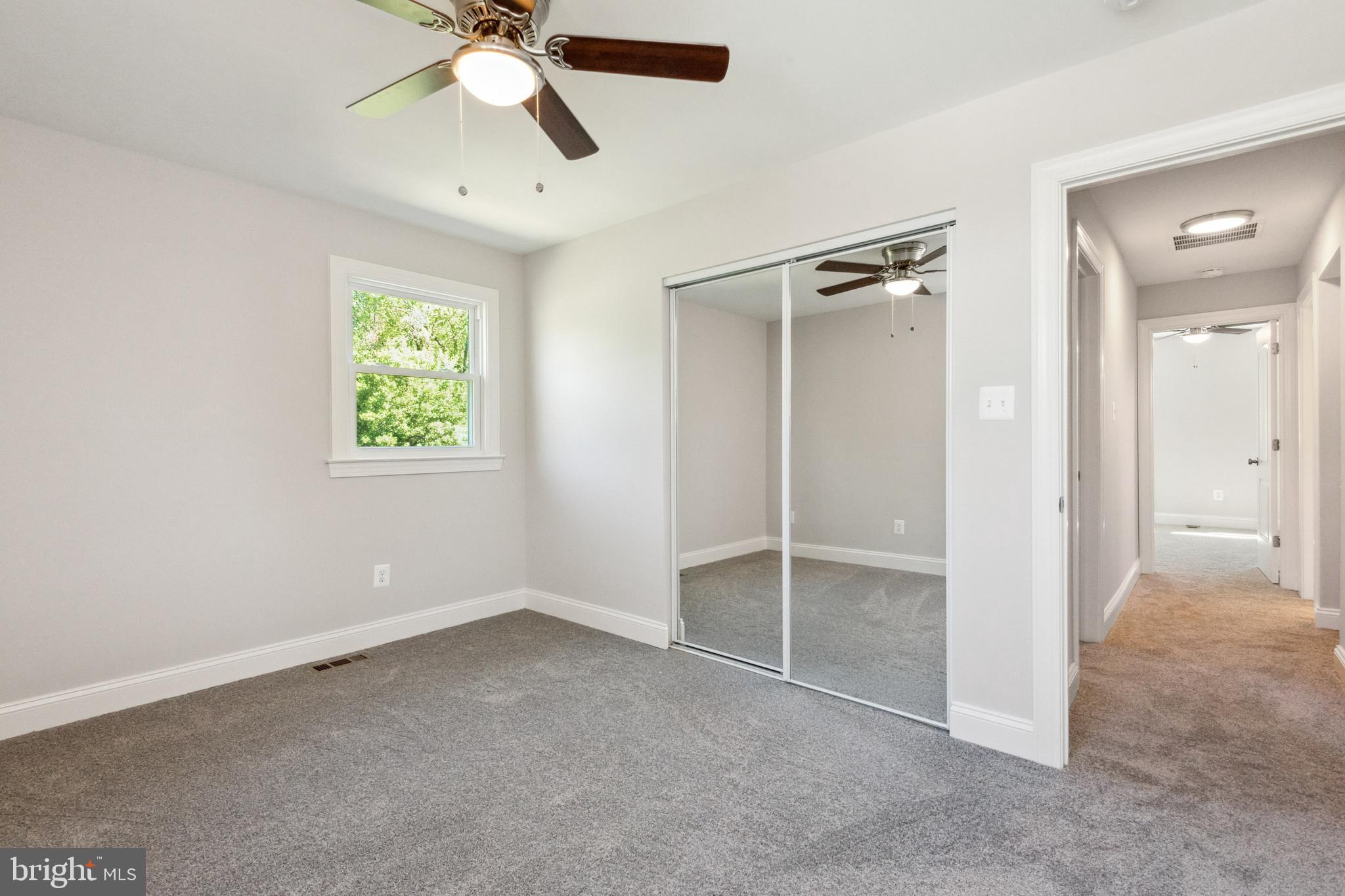 WESTBURY - Residential