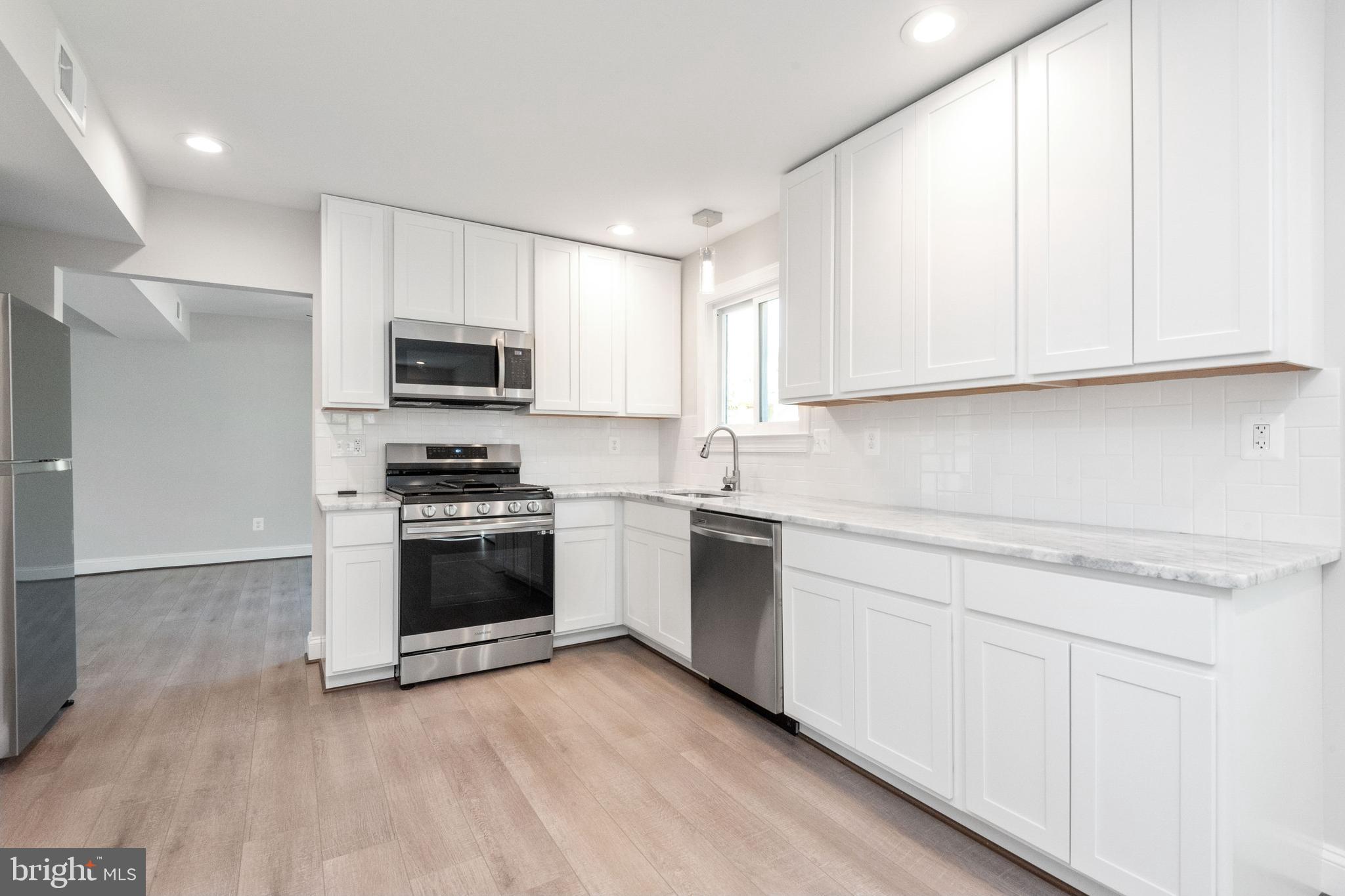 WESTBURY - Residential