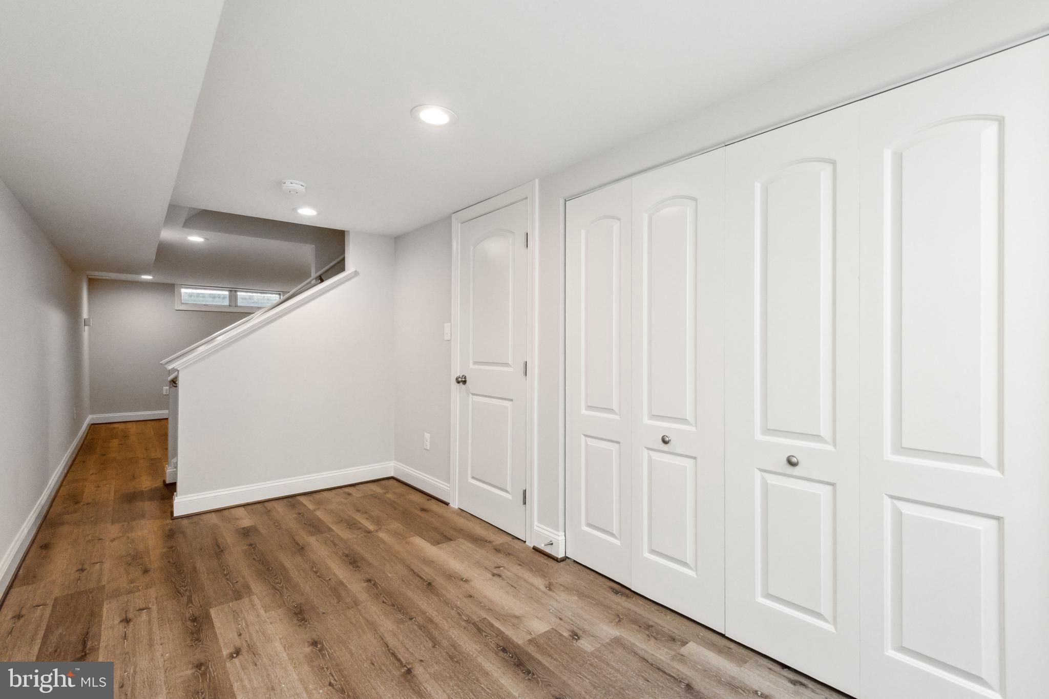 WESTBURY - Residential