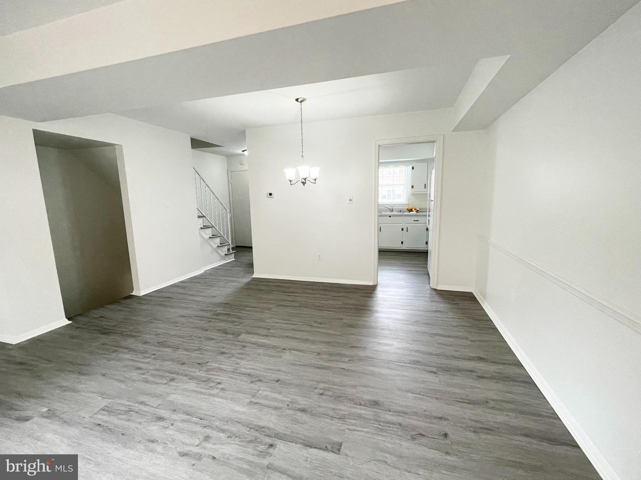 CARDINAL SQUARE - Residential Lease