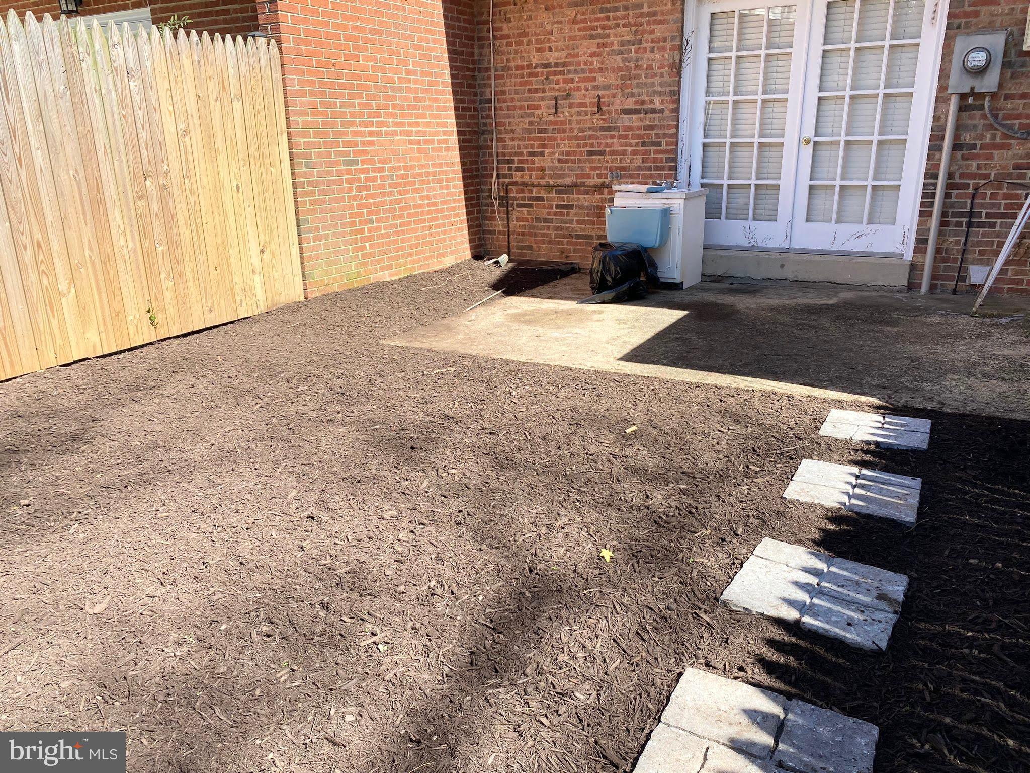 CARDINAL SQUARE - Residential Lease